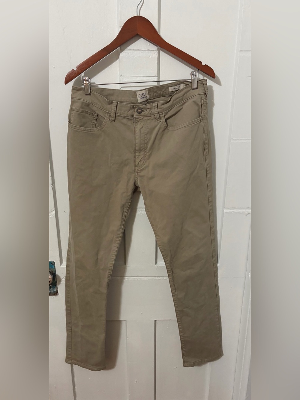 Flint and Tinder Slim Fit Chino Pants
Khaki Tan Light Brown Five Pocket
33x32
